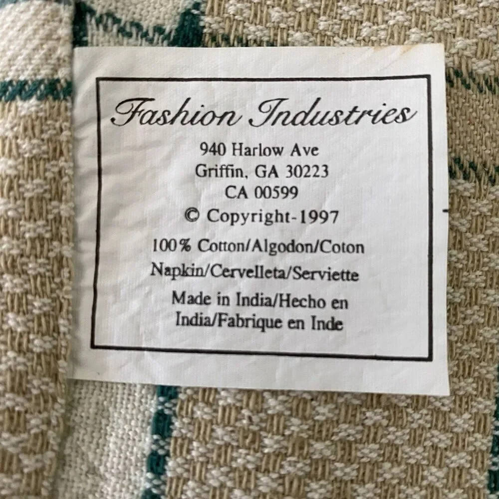 Lot of 4  Cloth Napkins Beige Green White Plaid 16